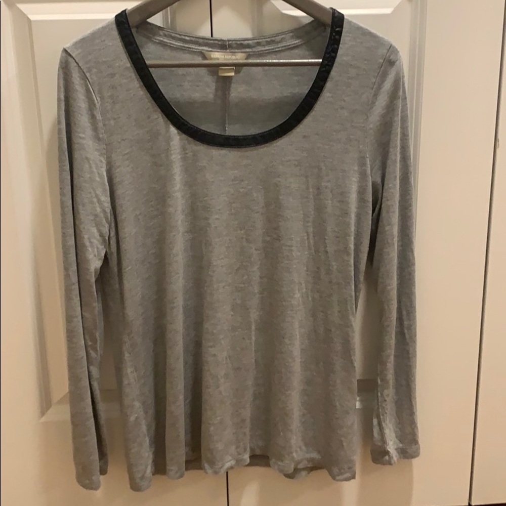 Long sleeve shirt with leather-like detail